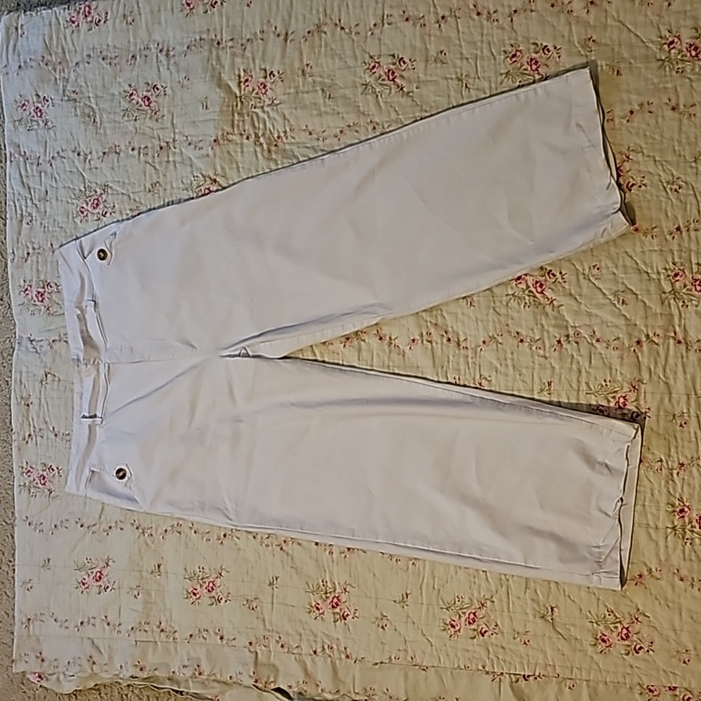 Womens large wide leg cropped pants. Cotton polyester blend for a great stretch.